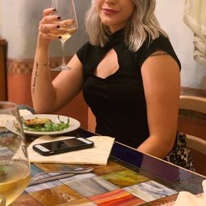 Reformation keyhole top